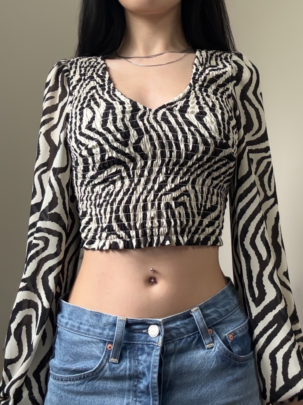 DYNAMITE Smocked Blouse Cropped Top Black White Zebra Print Size XXS GUC